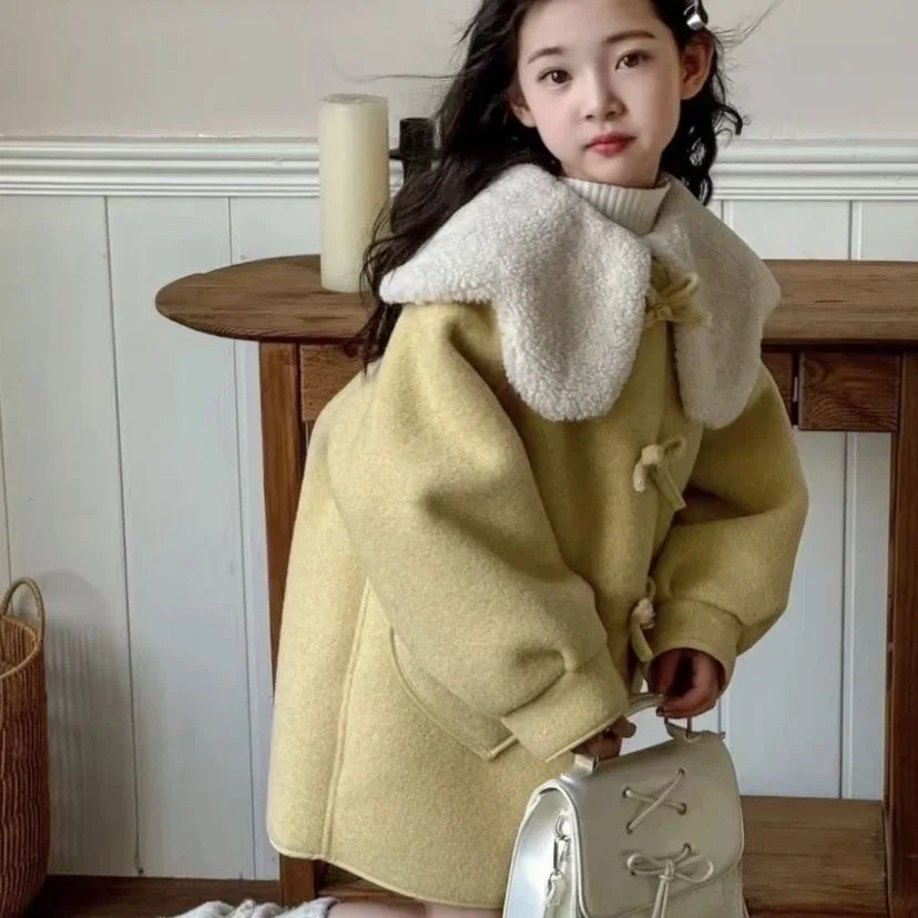 

2025 Children's Woollen Jacket Winter New Flower Collar Woollen Integrated Suede Coat