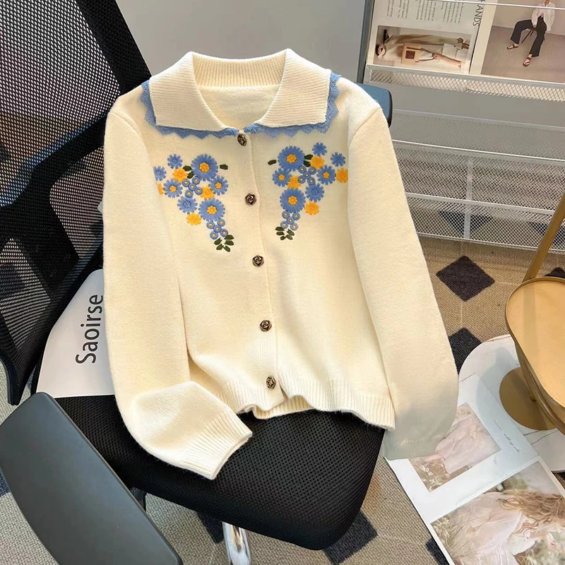 Gentle style soft and sticky doll collar chic top coat autumn and winter embroidered flower sweater loose knitted cardigan