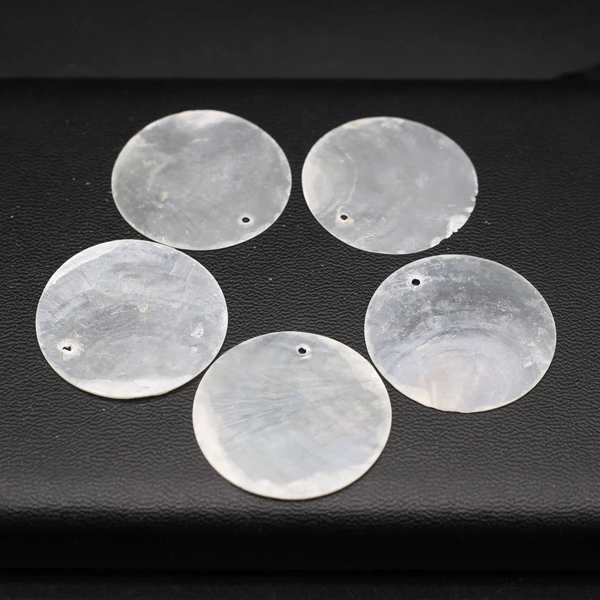 50 Pcs Round Thin Shells Transparent Beads Natural Mother of Pearl Shell Loose Beads For DIY Jewelry Making Necklace Gift