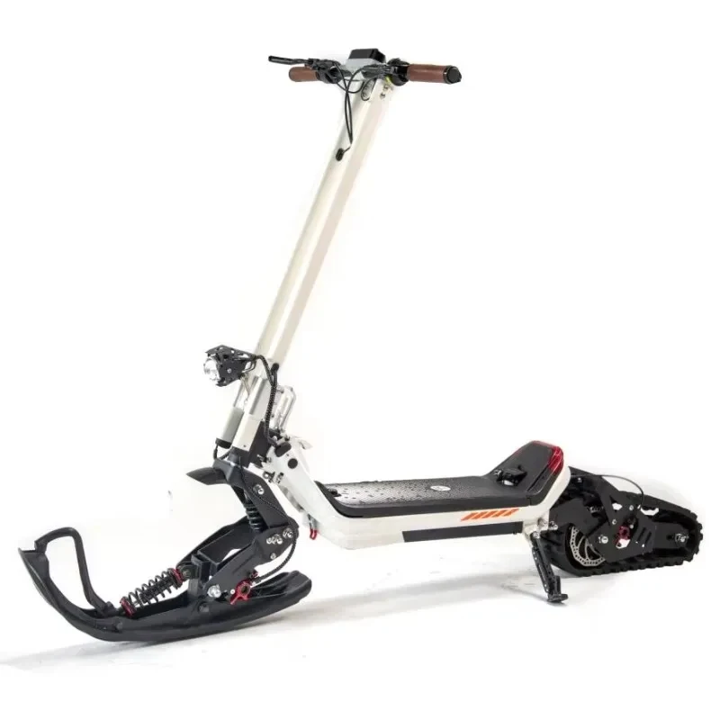 

Первый в мире 3-в-1 снегоход-скутер с водонепроницаемым корпусом, мощностью 1800 Вт и съемной литиевой батареей 48В 30Ач