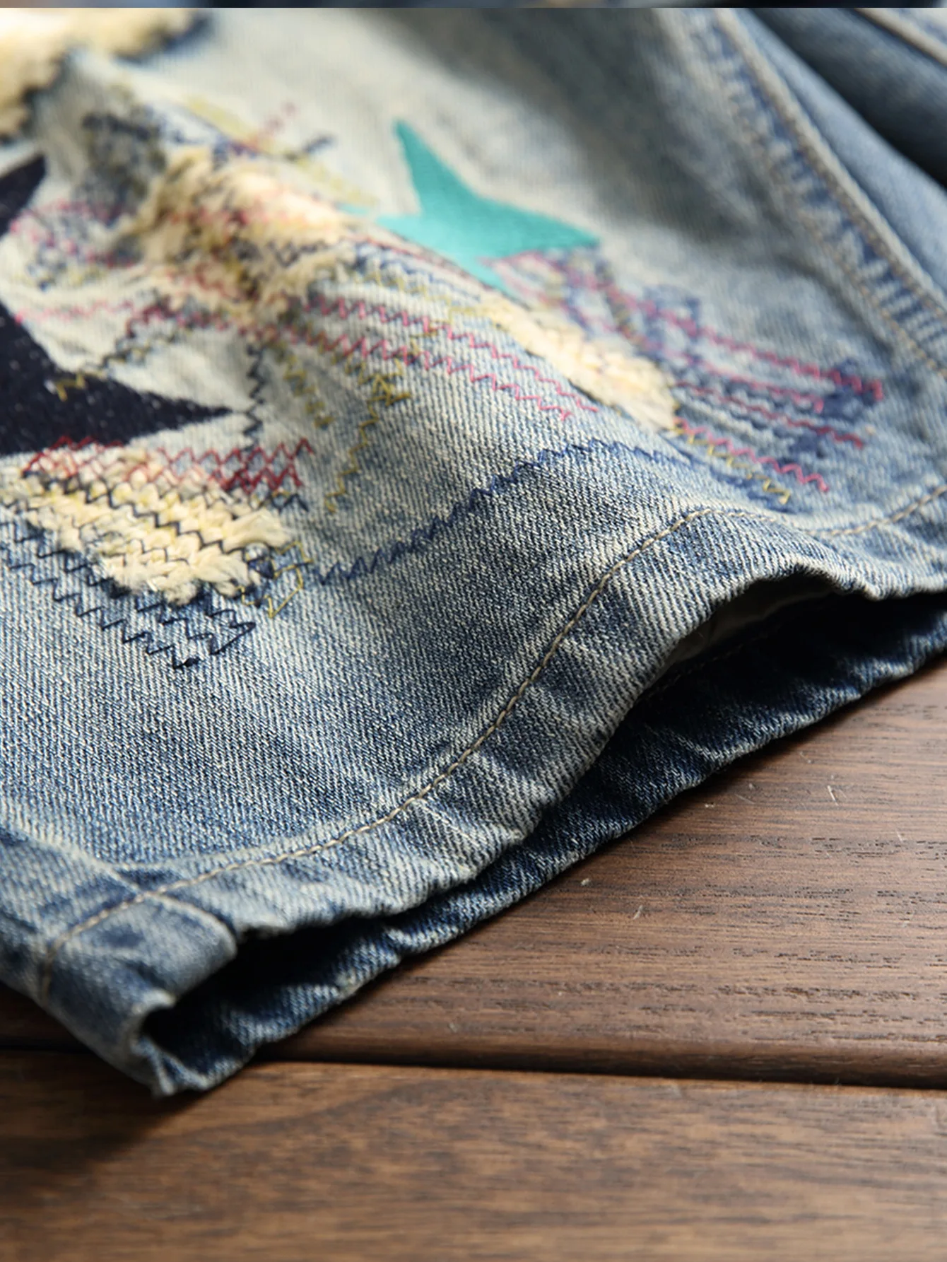 ผู้ชายฤดูร้อนทําลายกางเกงยีนส์กางเกงเย็บปักถักร้อยแฟชั่น High Street Ripped Denim กางเกงขาสั้นหลุม Streetwear Distressed กางเกงขาสั้น