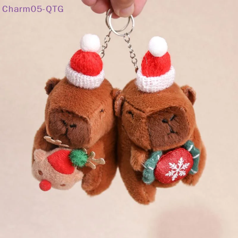 Nowy Uroczy Breloczek Pluszowy Kapibara na Boże Narodzenie, Śliczna Miękka Wypchana Zabawka, Ozdoba do Zawieszenia na Plecak, Prezent na Nowy Rok