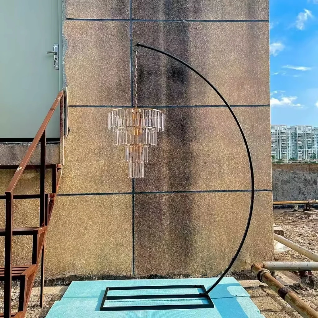 

Outdoor Wedding Lawn Backdrop Acrylic Chandelier Road Guide Table Beside Decor Props For Party Event Stage Flower Hanging Arch