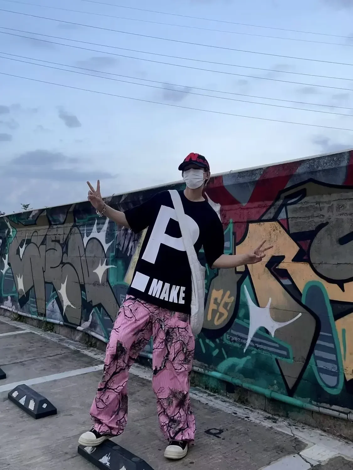 

Весенние новые американские повседневные брюки, свободные брюки-карго с прямыми штанинами и принтом, мужские японские корейские модные уличные брюки Y2k, красные брюки