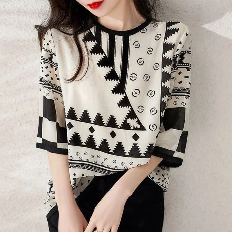 

Ladies' spring and summer half-sleeved chiffon floral shirt, ladies' casual round-neck short-sleeved floral chiffon top