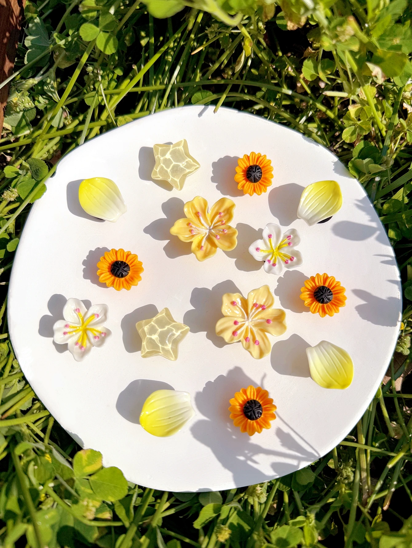 14PCS of Yellow Flowered Shoe Decorations for DIY Casual Accessories - Fun and Multi-functional Personalized Shoe Hiding Methods