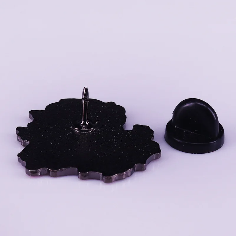 شارة شخصية كرتونية أنيمي، ملابس حقيبة ظهر لطيفة على شكل دبوس سمكة، ملابس مجوهرات عصرية، هدية للأصدقاء