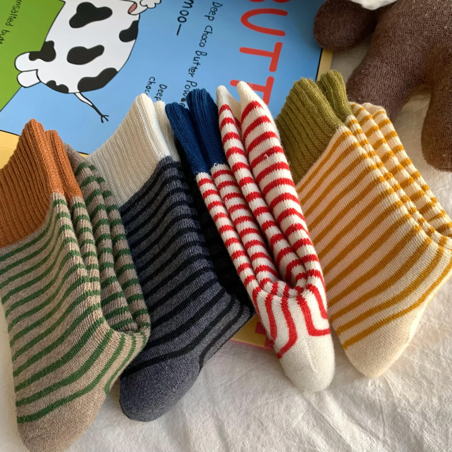 Женские осенне-зимние носки, модные однотонные носки, простые утолщенные теплые шерстяные чулочно-носочные изделия в вертикальную полоску, носки с ворсом в рубчик