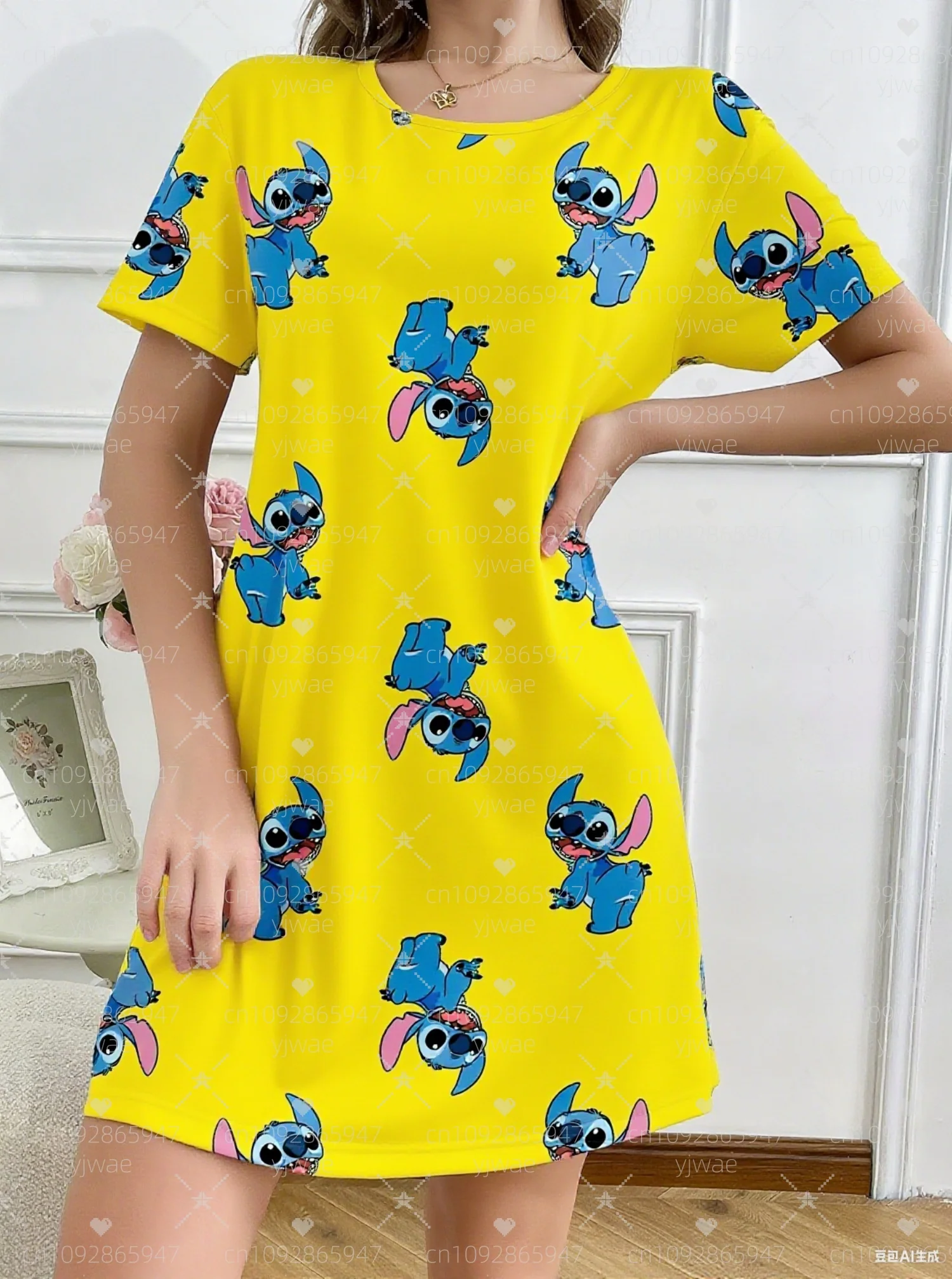 ชุดเดรสเสื้อยืดลายปักสีน้ำเงินสำหรับผู้หญิง ฤดูร้อน 2025 ทรงหลวม สบายๆ คอกลม แขนสั้น สไตล์ลำลอง เสื้อผ้าผู้หญิง