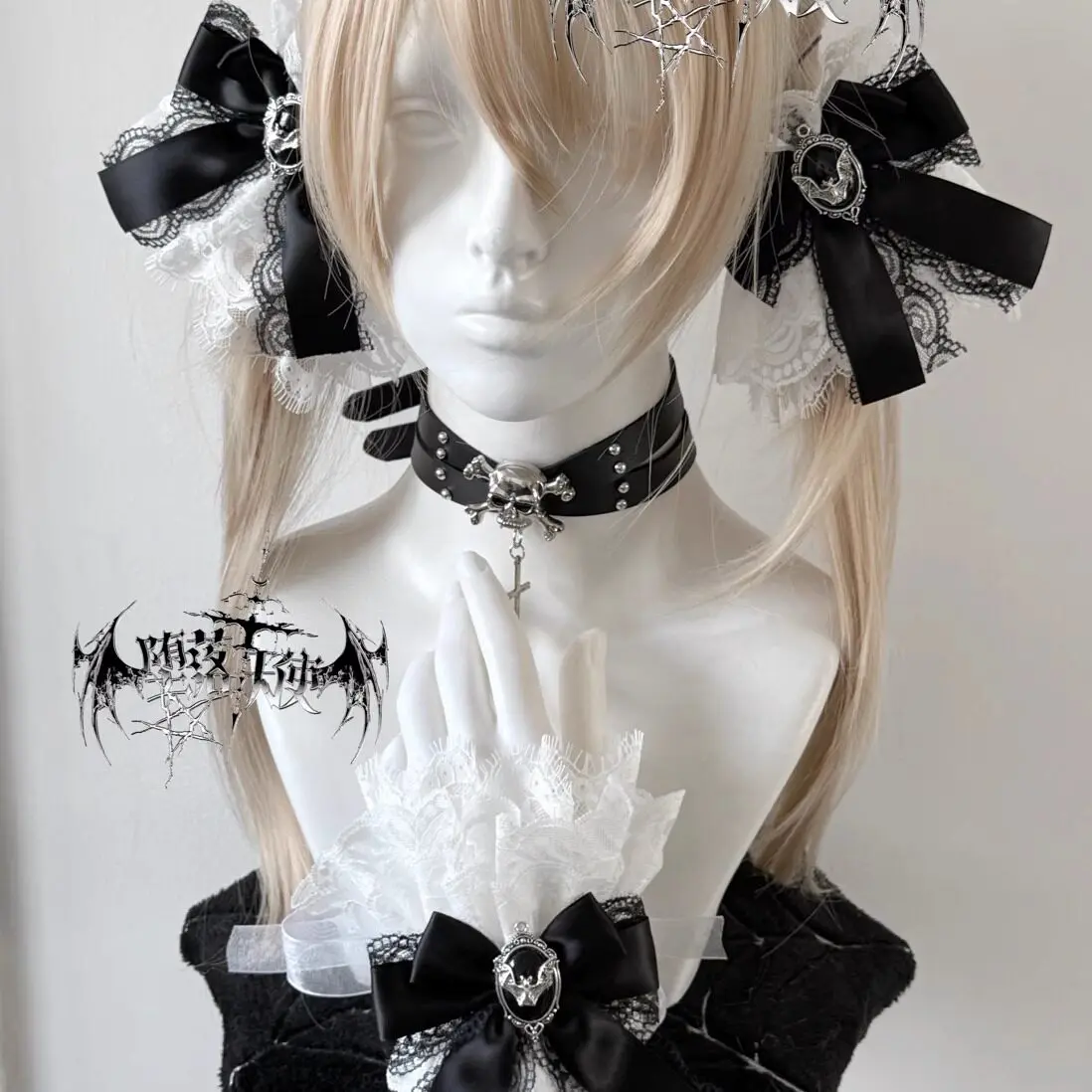 Vintage Dark Lace Bow Hair Clip 1 Pair Rhinestone Gothic Y2K Barrettes, Black Cool Cute Side Hairpin for Women