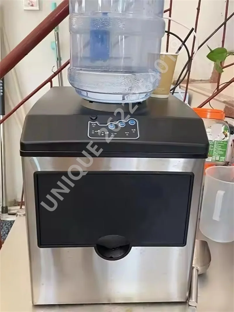 Countertop Portable Ice Maker Pebble Ice Maker Machine with Handle One-Click Operation Bullet Cylindrical Ice Maker