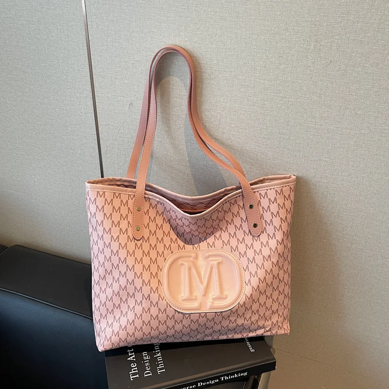 

2025 Spacious Tote Bag, Large Capacity Shoulder Purse for Women, Versatile Day-to-Night Bag, Minimalist Crossbody Tote