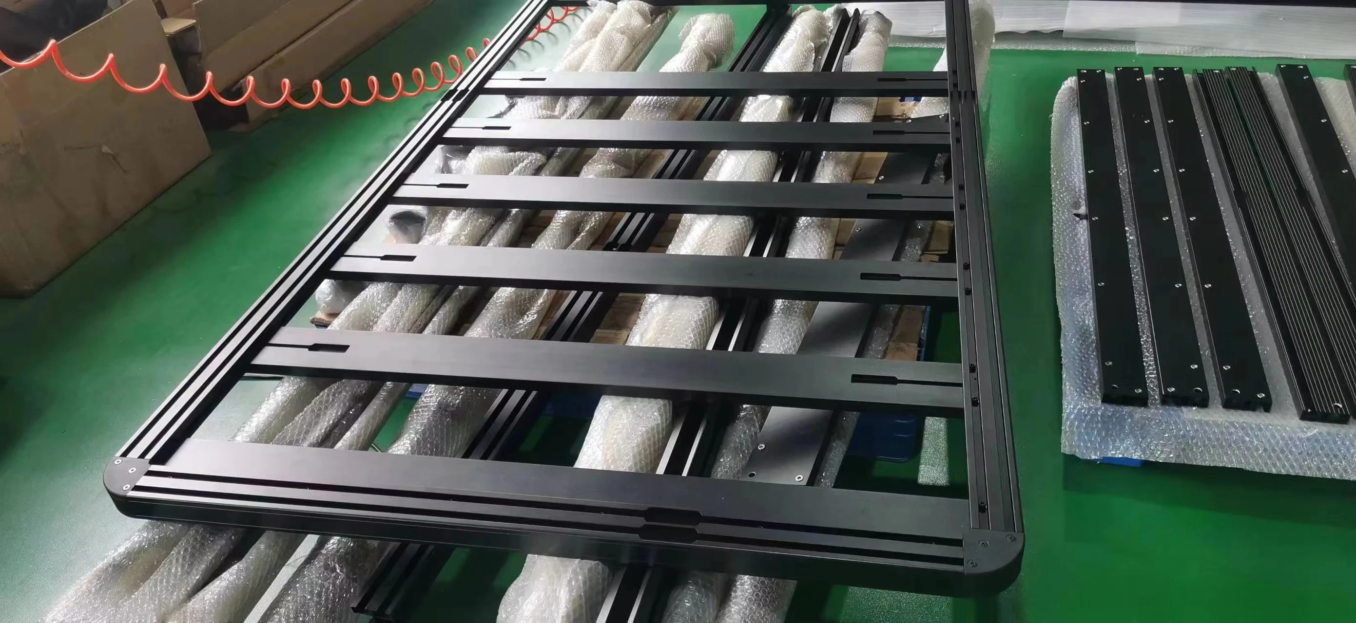 Custom Black Powder Coating Aluminum/Steel Roof Rack for Van Roof Rack