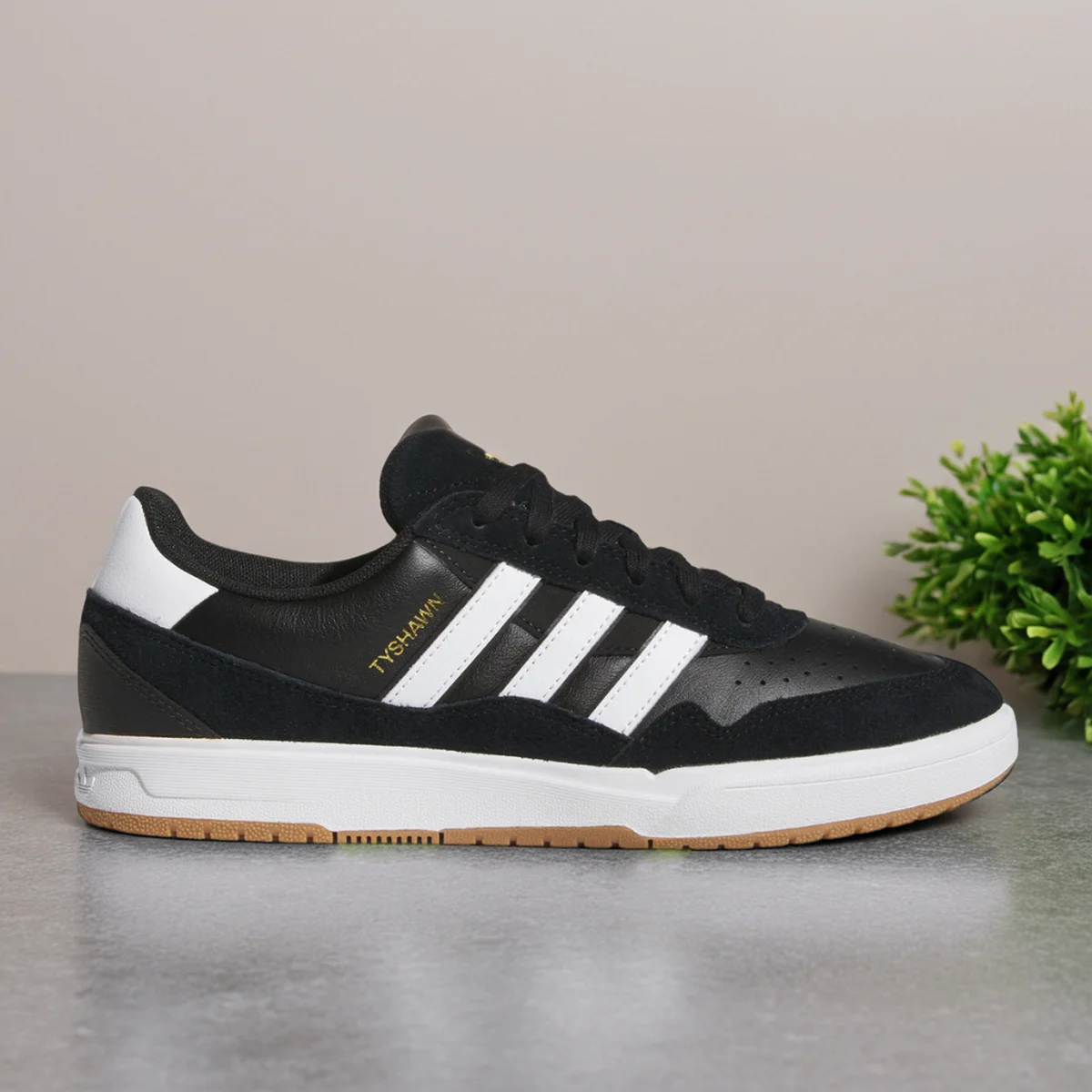 

Мужские и женские легкие спортивные классические повседневные кроссовки Adidas из натуральной клевера JI0846