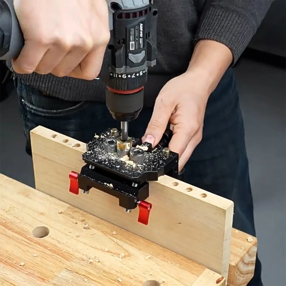 New 3-in-1 Improved Self Centering Dowel Jig for Corner Edge and Surface Joints, 3 Steel Bushing Sizes and Self-Centering Pins