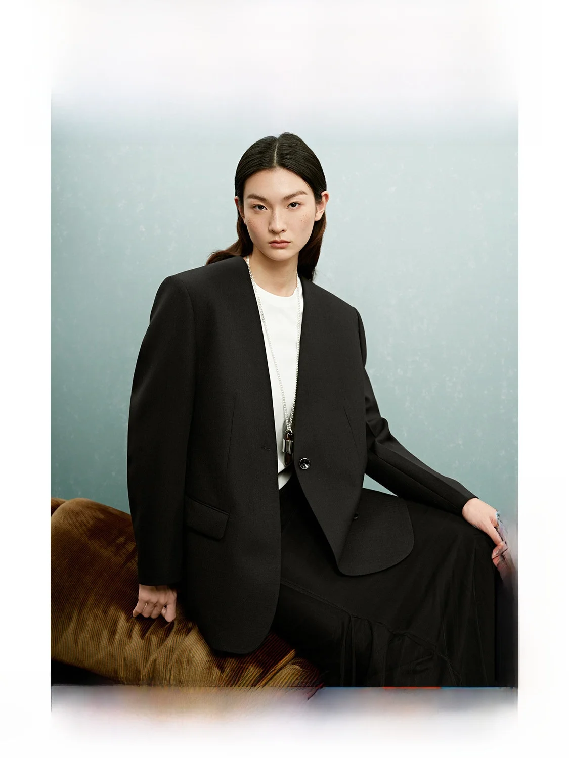 

Early Spring Women's Suit Jacket Premium Wool Casual High-Quality Straight- Cut V-neck Long Sleeve Button Detail Pure Color