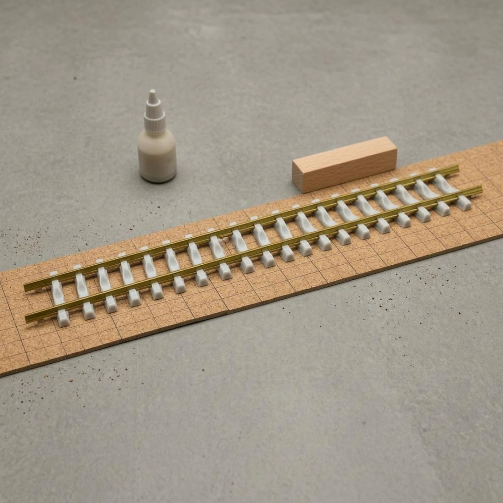 

HO Scale Track Section Molded Ballast Detail Model Railway Track Section HO Scale Rails Gray Roadbed Sturdy for Diorama