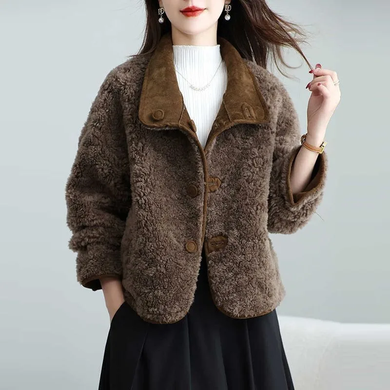 2026 Autumn and Winter Explosion Granular Versatile Coat Women's Short New Small Fur Integrated Thin and Good-looking Coat Women