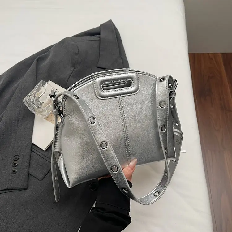 

= Distressed Faux Leather Tote Bag, Women's Tassel Decor Handbag, Eyelet Detail Shoulder Crossbody Bag, Fashion Casual Daily Bag