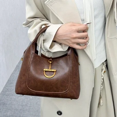 กระเป๋าผู้หญิงที่มีความจุขนาดใหญ่และมีสไตล์, กระเป๋าสะพายแนวทแยงแบบเรโทรที่เรียบง่าย, กระเป๋าถืออเนกประสงค์ที่ทันสมัยและประณีต