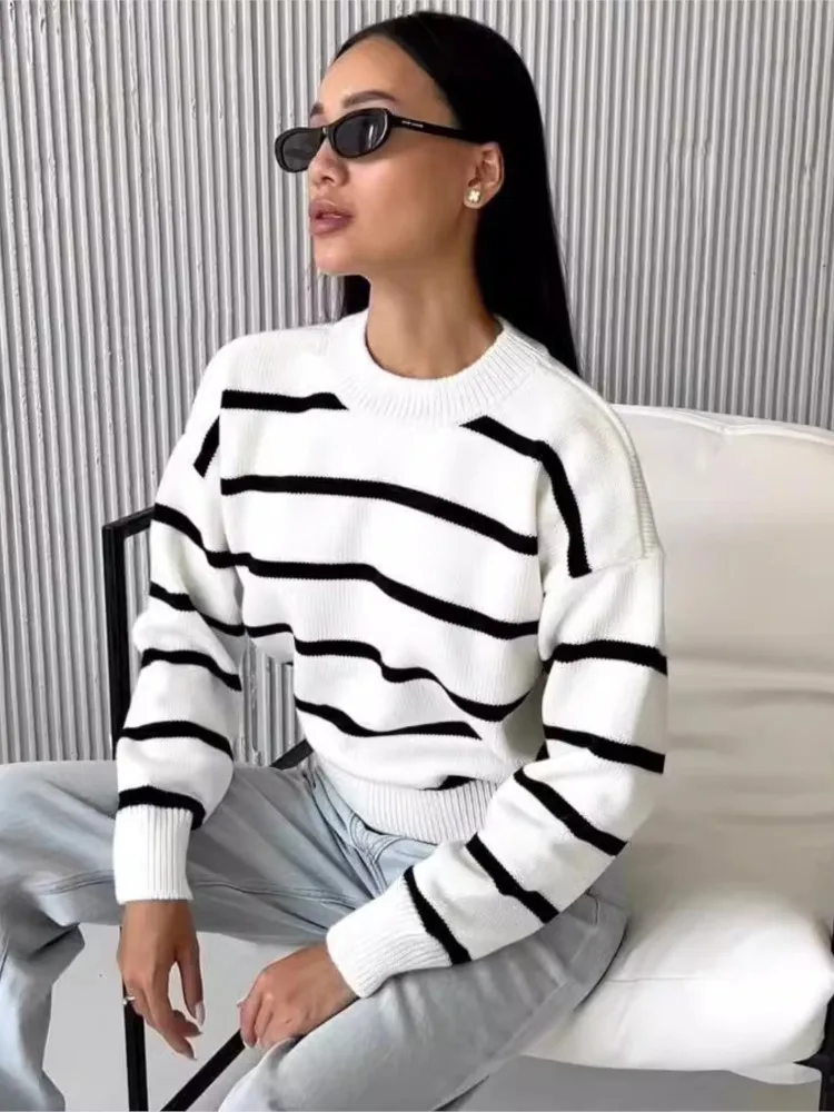 

Autumn Winter Loose Sweater Casual Long Sleeve Sweater Classic Striped Printed Round Neck Knitted Sweater Women Pullover Tops