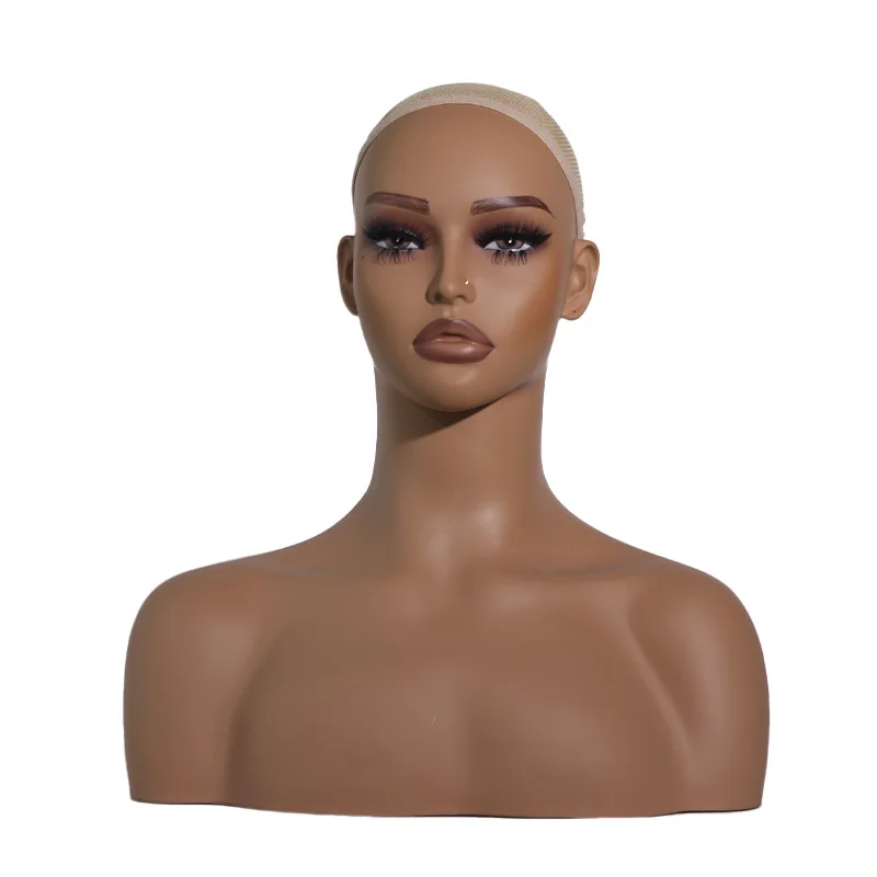 tete-de-mannequin-realiste-africaine-avec-epaules-buste-maquille-avec-levres-plus-pulpeuses-cils-et-trous-pour-les-oreilles-tete-de-perruque