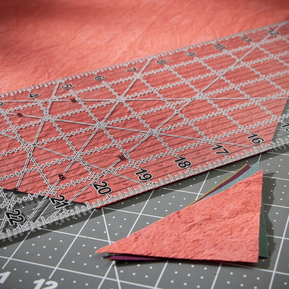 6インチ x 24インチ 縫製定規 測定ツール 透明アクリル製 滑り止め付き 足角度インジケーター 見やすいグリッドライン 生地切断