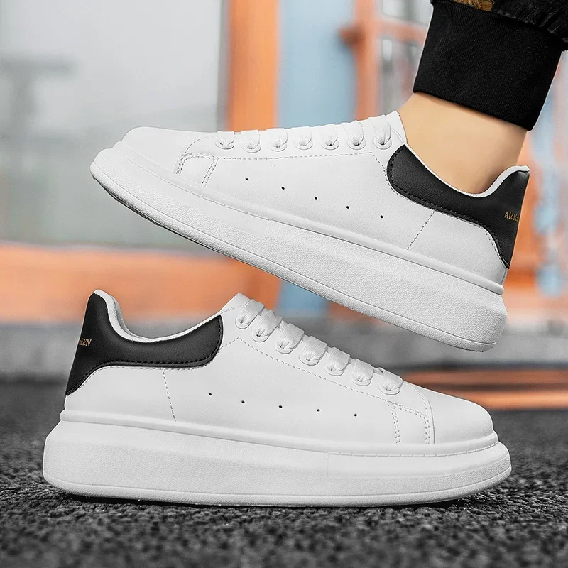 Zapatos informales con plataforma para hombre y mujer, zapatillas ligeras transpirables para caminar al aire libre, tenis a la moda, color blanco