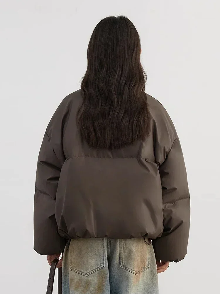 شيك فين معاطف نسائية عصرية فضفاضة بياقة واقفة PU 90 سترات بيضاء مبطنة للأسفل ملابس نسائية دافئة لخريف وشتاء 2025