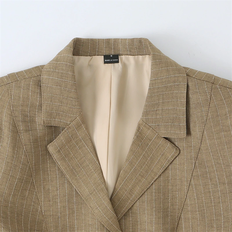 KEYANKETIAN 2026 Vintage Striped Suit Jacket Lapel Collar Back Buckle Detail Slim Waist Long Sleeve Office Commuter Blazer Top