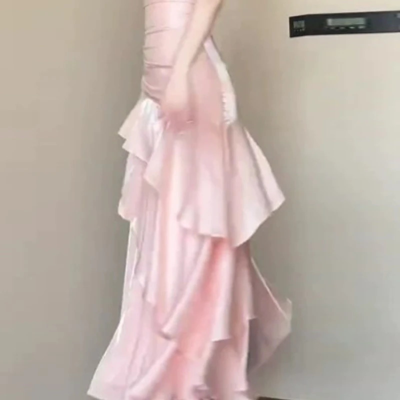 Abito elegante alla moda nel vestito da donna sottile con balza estiva del 2025