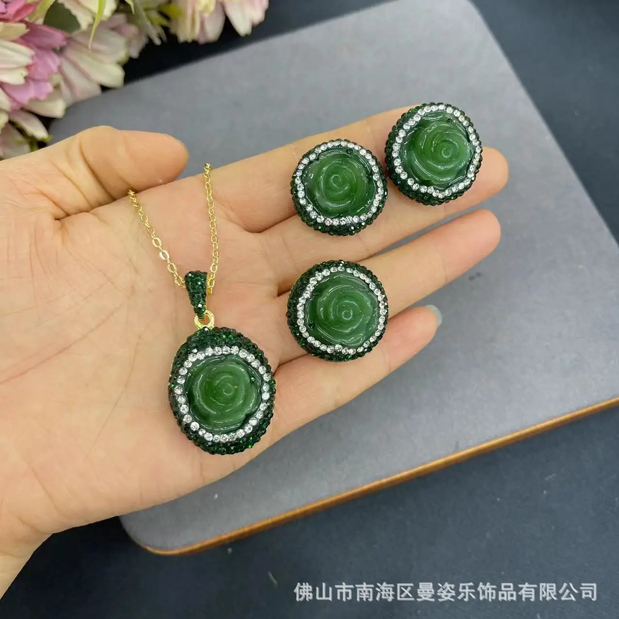 

Ore green rose clay inlay set niche jewelry hot-selling original design factory direct sales pendant necklace earring ring