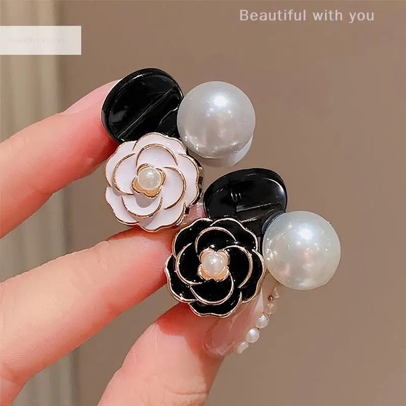 Vintage Camellia Pearl Mini Claw Clip Bangs Broken Hair Clip Black And White Temperament Girl Party Banquet Hair Accessories