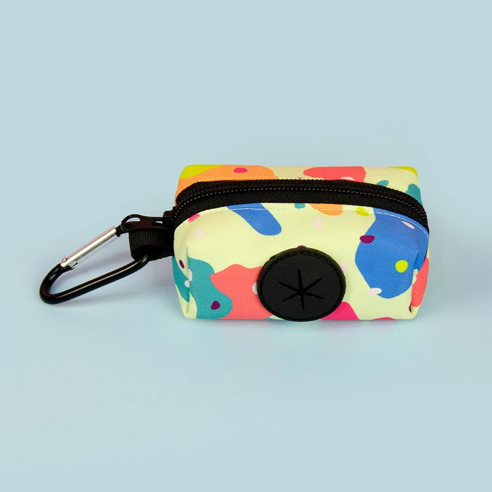 

New Colorful Print Dog Poop Bag Dispenser Hangable Zipper Garbage Bags Holder with Buckle Garbage Bags Dispenser Pet Supplies