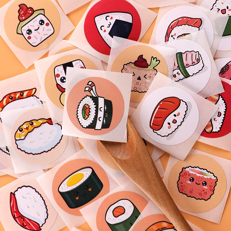 Desenhos animados Sushi Pattern Stickers, Circular, Adequado para Aniversário, Feriado, Decoração de Casamento, Cozido, Sobremesa, Lancheira, Etiqueta Adesiva, 500Pcs