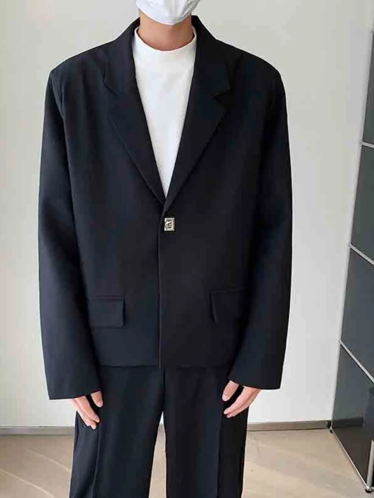 

Корейский мужской пиджак свободного кроя с одной металлической пуговицей, в стиле хип-хоп, модный уличный стиль, повседневный, с длинными рукавами