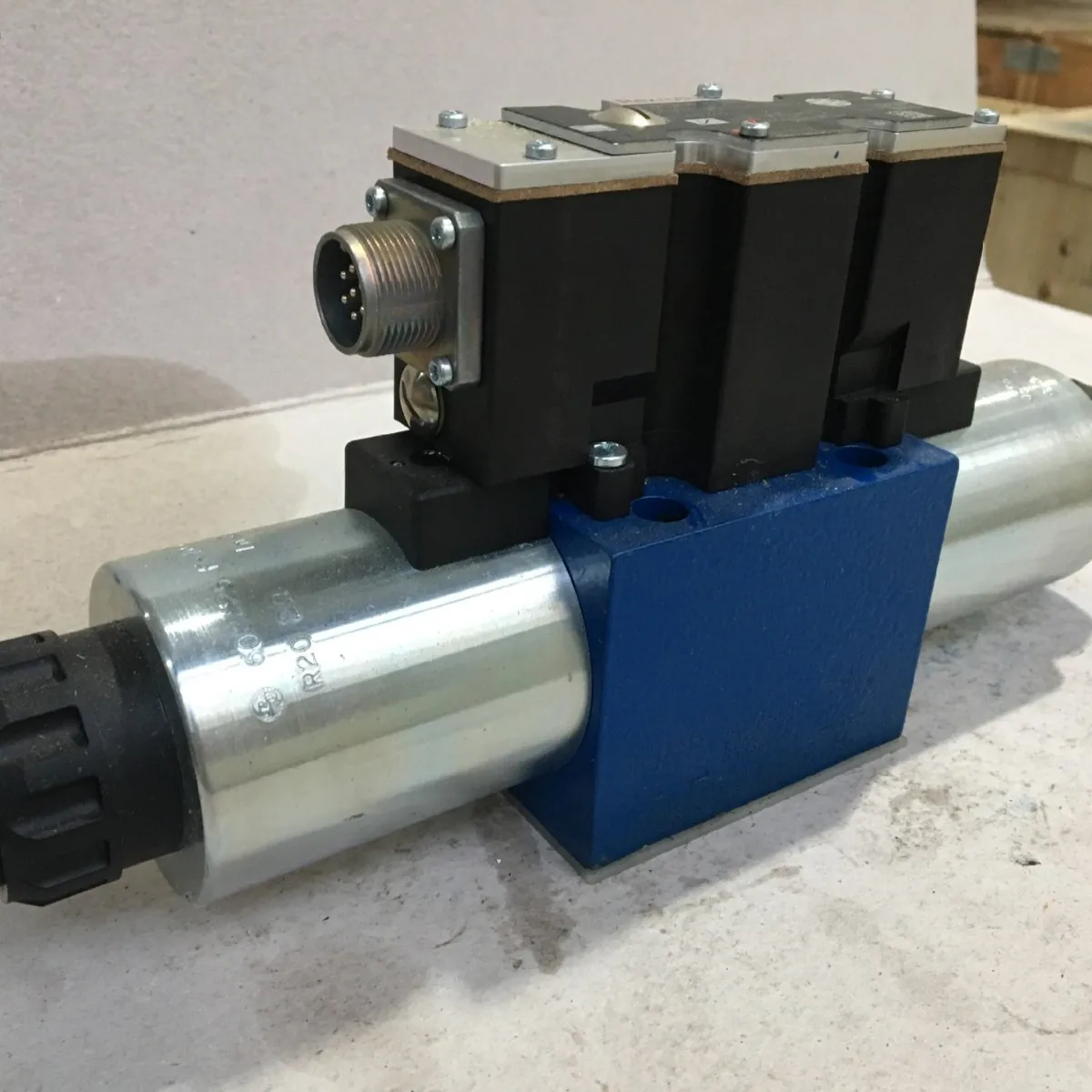 

4WRAE10E60-2X/G24K31/F1V Proportional Directional Valve