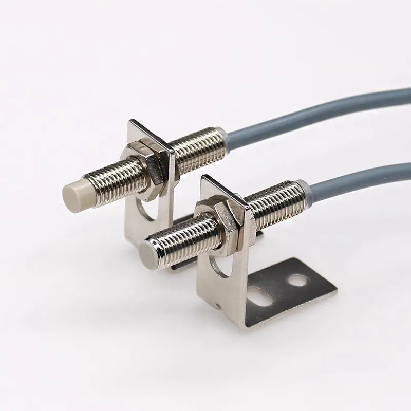 1PCS Proximity switch LR18XBN12DNOY LR12BF02DPO-3M DLOY-E2 LR12BF02DN, brand new original genuine product
