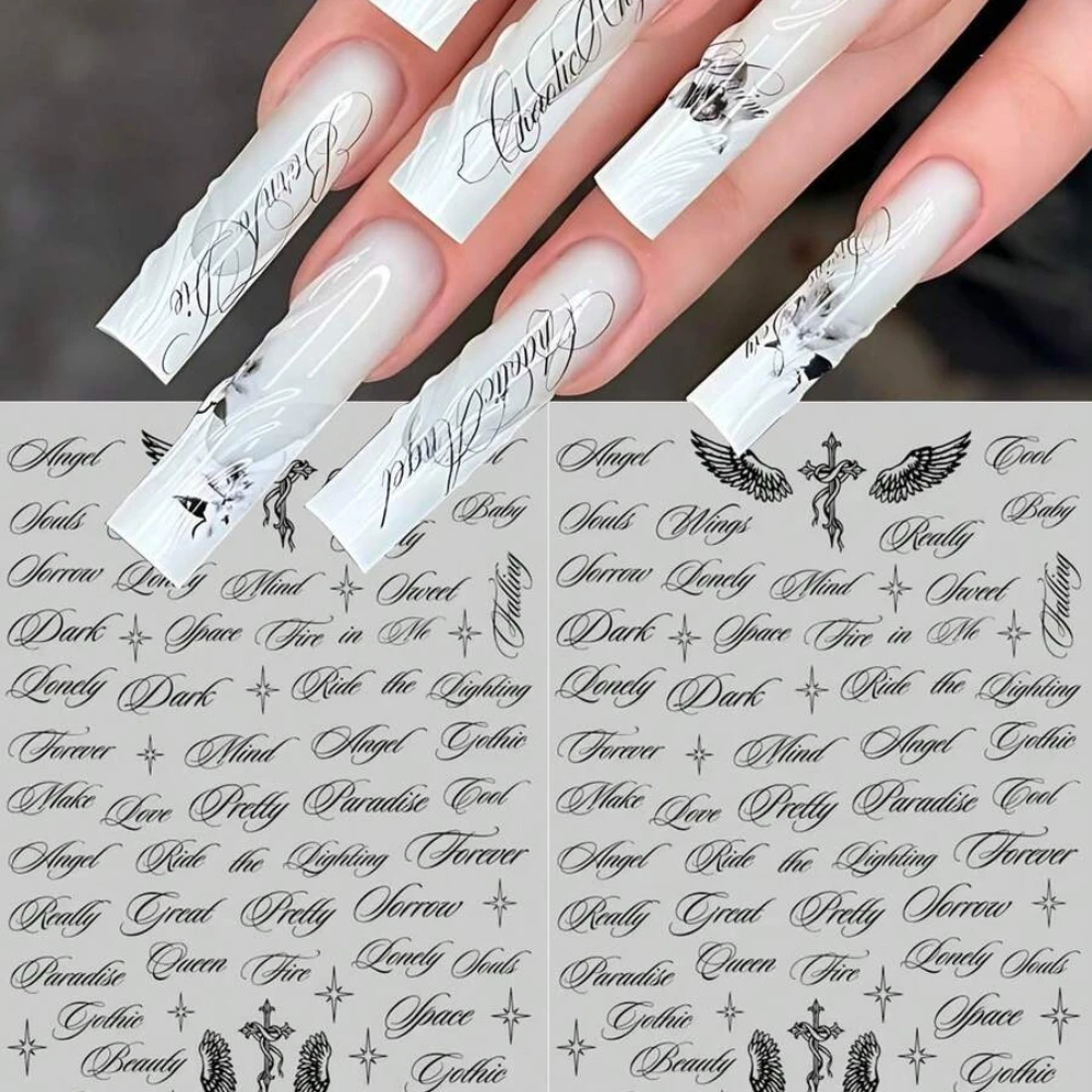 2 Stück Gothic-Stil Schräge Englische Kalligraphie Engelsflügel Kreuz Stern Y2K Nagelaufkleber Schwarz Weiß Englische Buchstaben