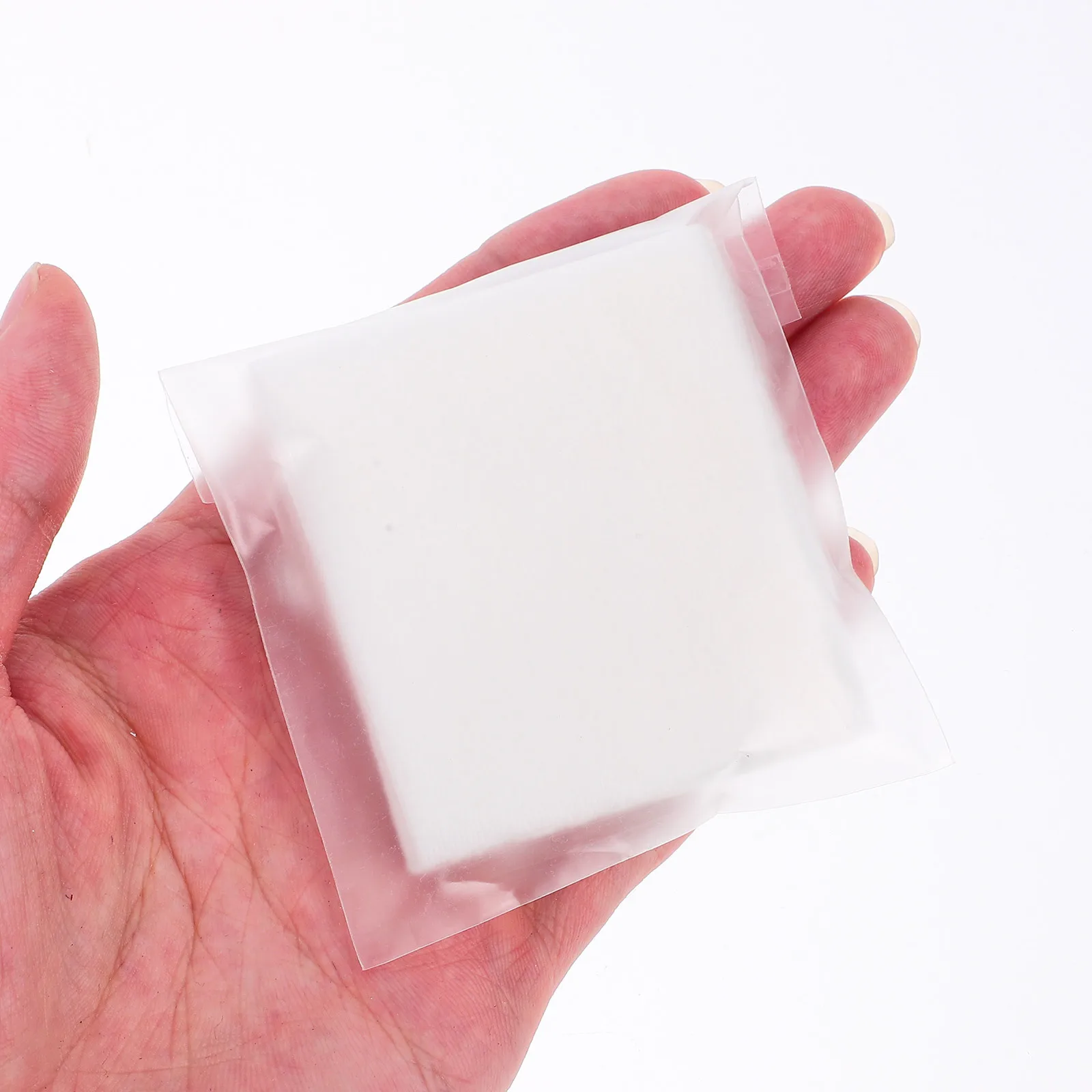 30袋入り不織布メイク落としシート 個包装 トラベルサイズ 洗顔パッド 優しいソフトメイク落とし