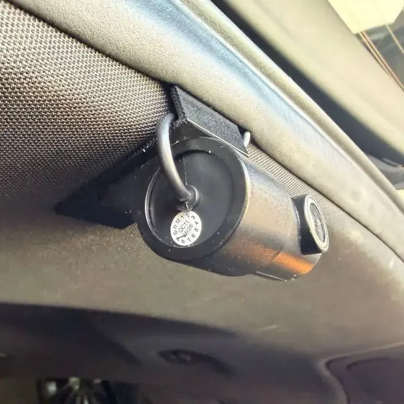 Halterung für Rückfahrkamera mit Saugnapf für die Verwendung an der Windschutzscheibe des Autos. – Detail 1