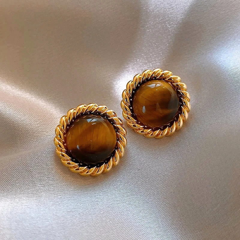 

Retro Style Tiger Eye Stone Earrings Female Female Niche High-grade Lace Round Fashion Light Luxury Earrings