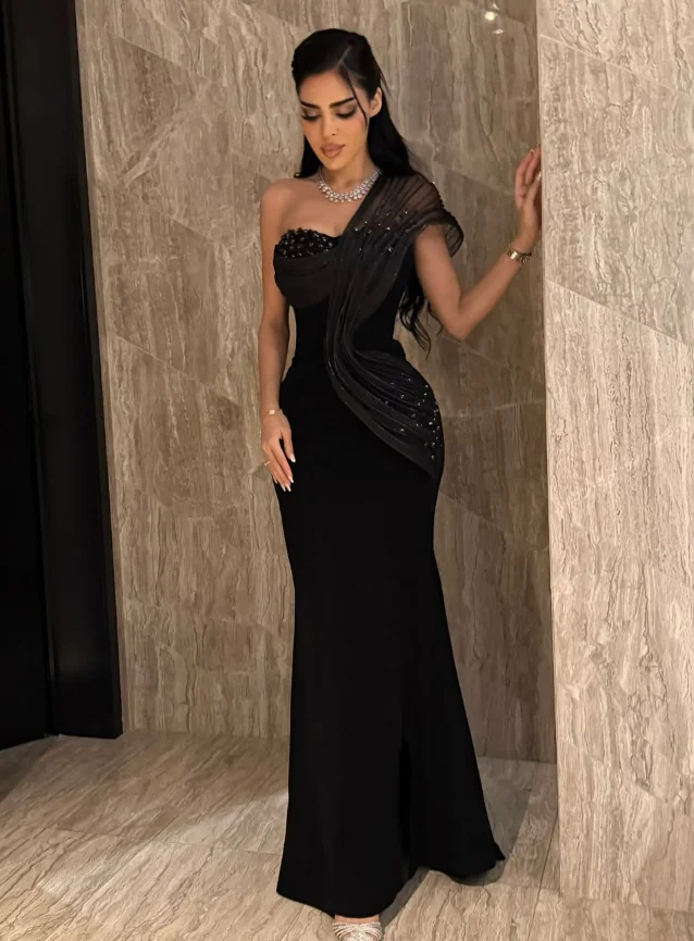 カスタマイズされた高品質ノースリーブワンショルダー足首丈ブラックビーズハイフォーク A ライン恋人イブニング Vestidos デ ガラ