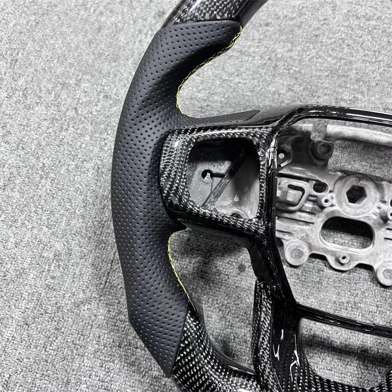 High Quality Carbon Fiber Yellow Stitching of Decorative Cover Carbon Fiber Steering Wheel Skeleton Suitable for