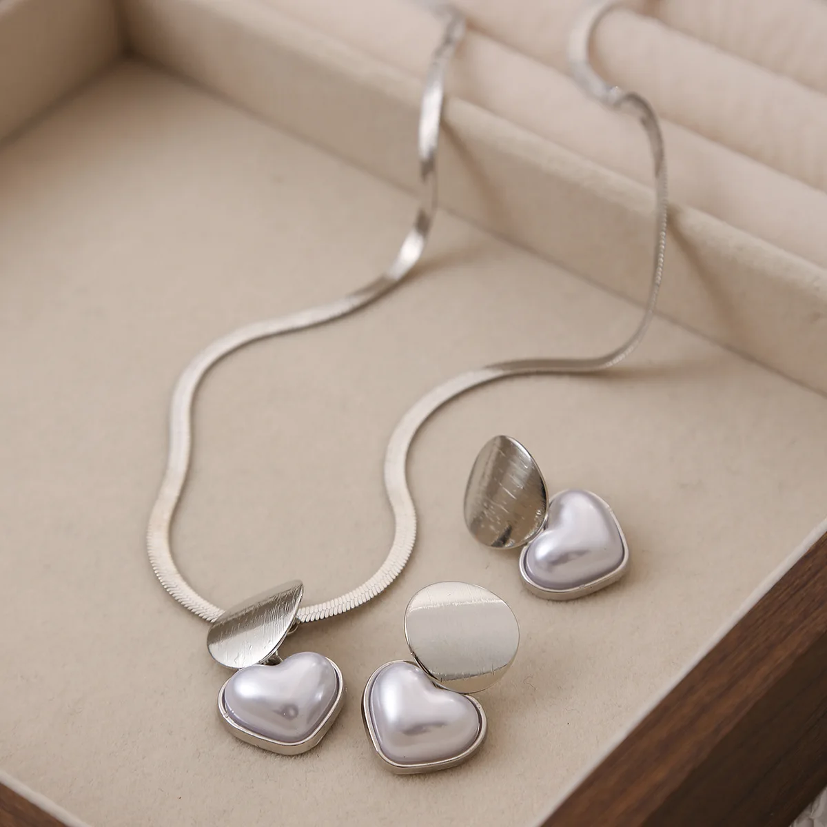 2pcs/Set Minimalist Creative Gold Color Circular Heart-shaped Pendant Snake Bone Chain Necklace Earrings for Women Jewelry Sets