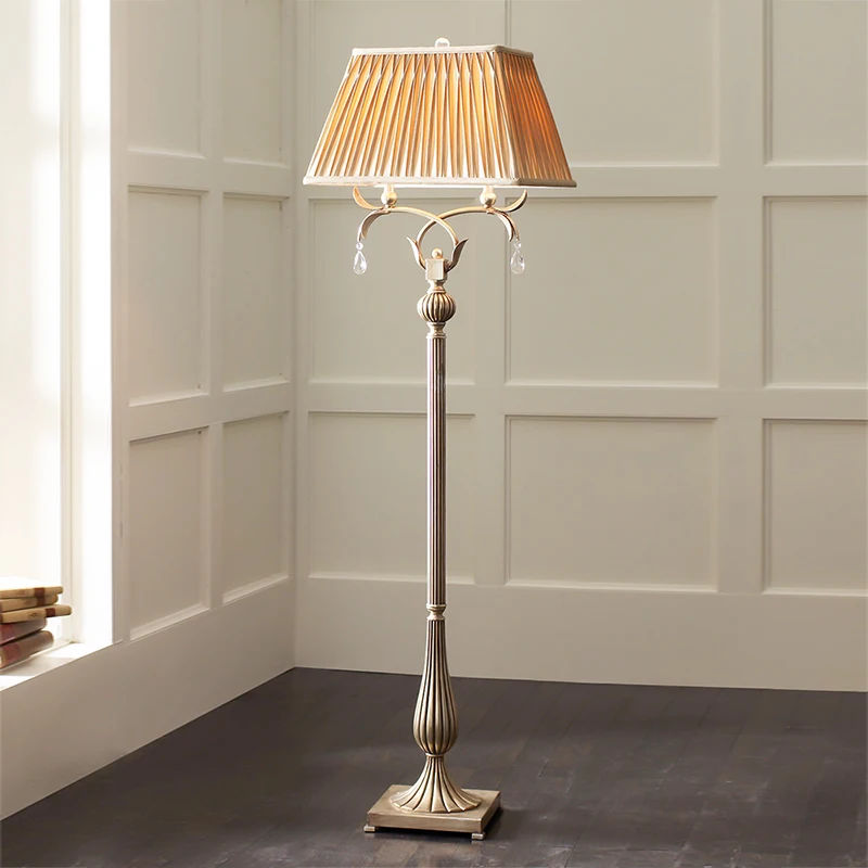 

American antique living room floor lamp simple wrought iron study decorative lamp French pastoral retro bedroom crystal lamp