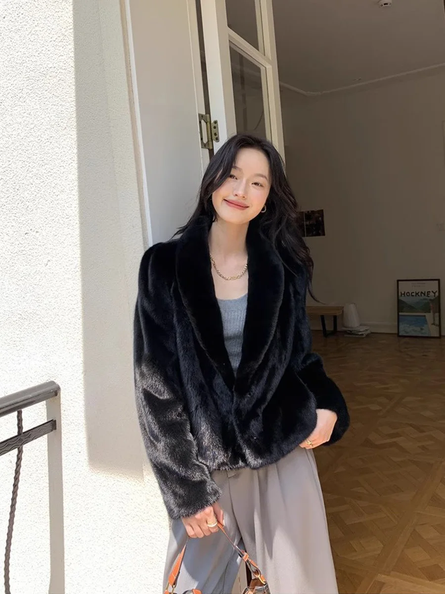 HDHOHR 2025 جديد ريال فرو المنك معاطف النساء موضة عالية الجودة كامل الفراء المرأة معطف الشتاء سميكة الدافئة ريال فرو المنك الستر الإناث