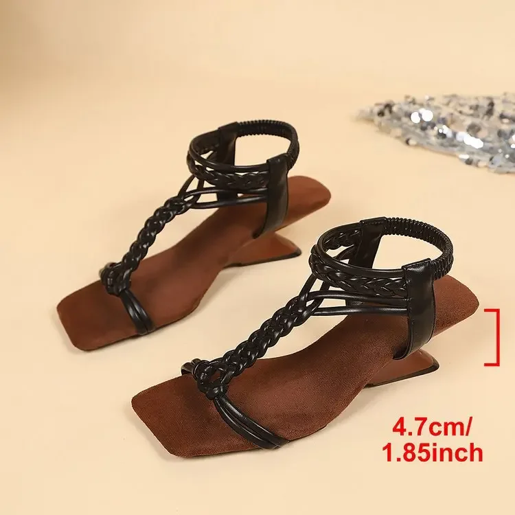 Brand Design Vintage Braune T-Riemen-Sandalen mit eckiger Zehenpartie für Damen – Sommer 2026 Bequeme Urlaubssandalen mit ausgefallenen Absätzen – Detail 7