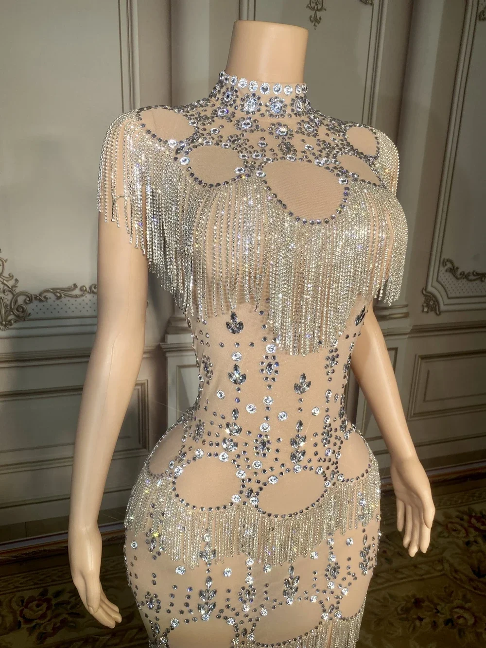 Vestido de cadenas de diamantes de imitación brillantes para mujer, malla transparente, Sexy, boda, celebración, cumpleaños, noche, graduación, espectáculo, ropa para sesión de fotos