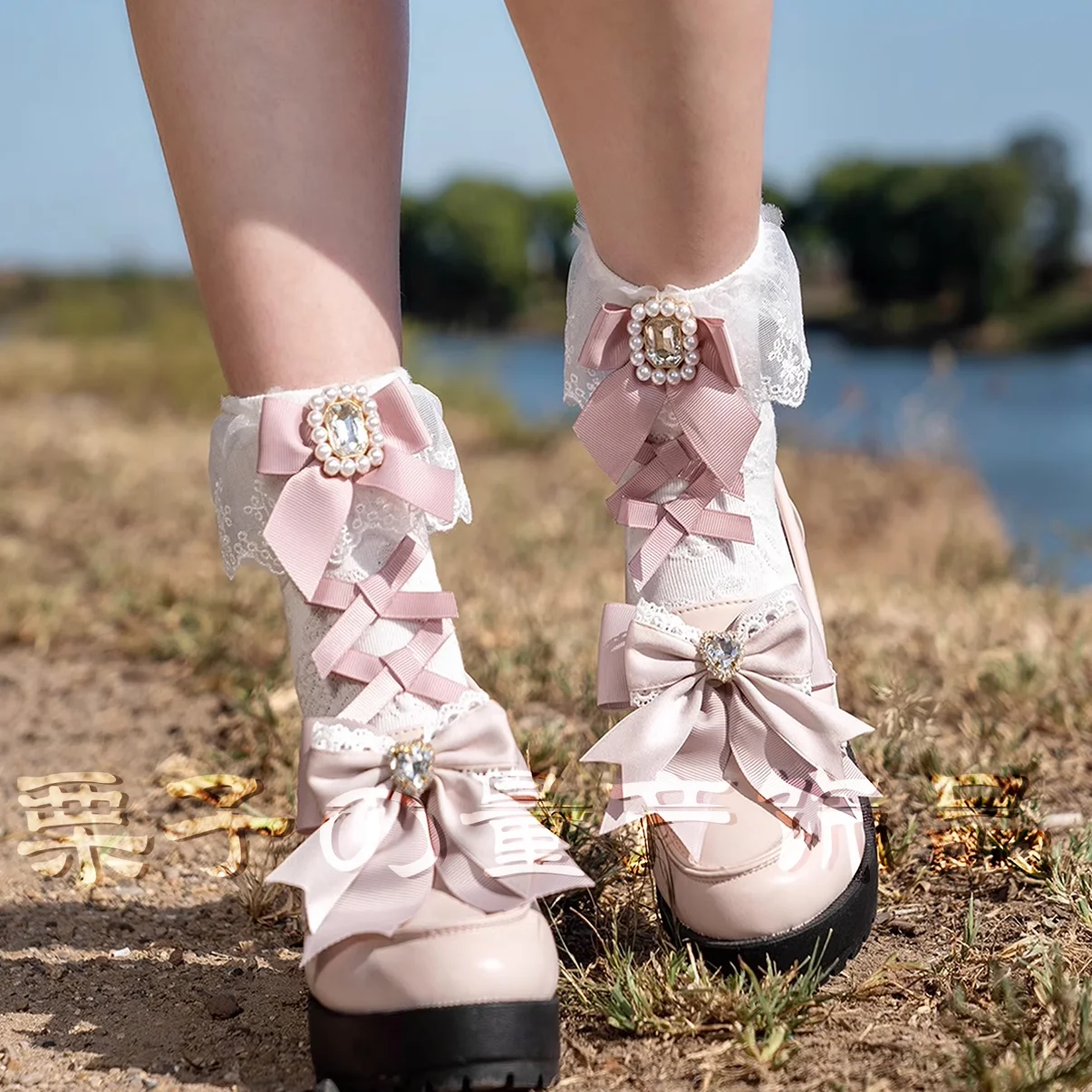 Japanese handmade lace bud mass-produced square diamond gem bow lace women's socks cute sweetheart girl socks Lolita with skirt